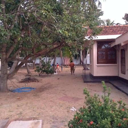 Holiday House 칼피티야 외부 사진
