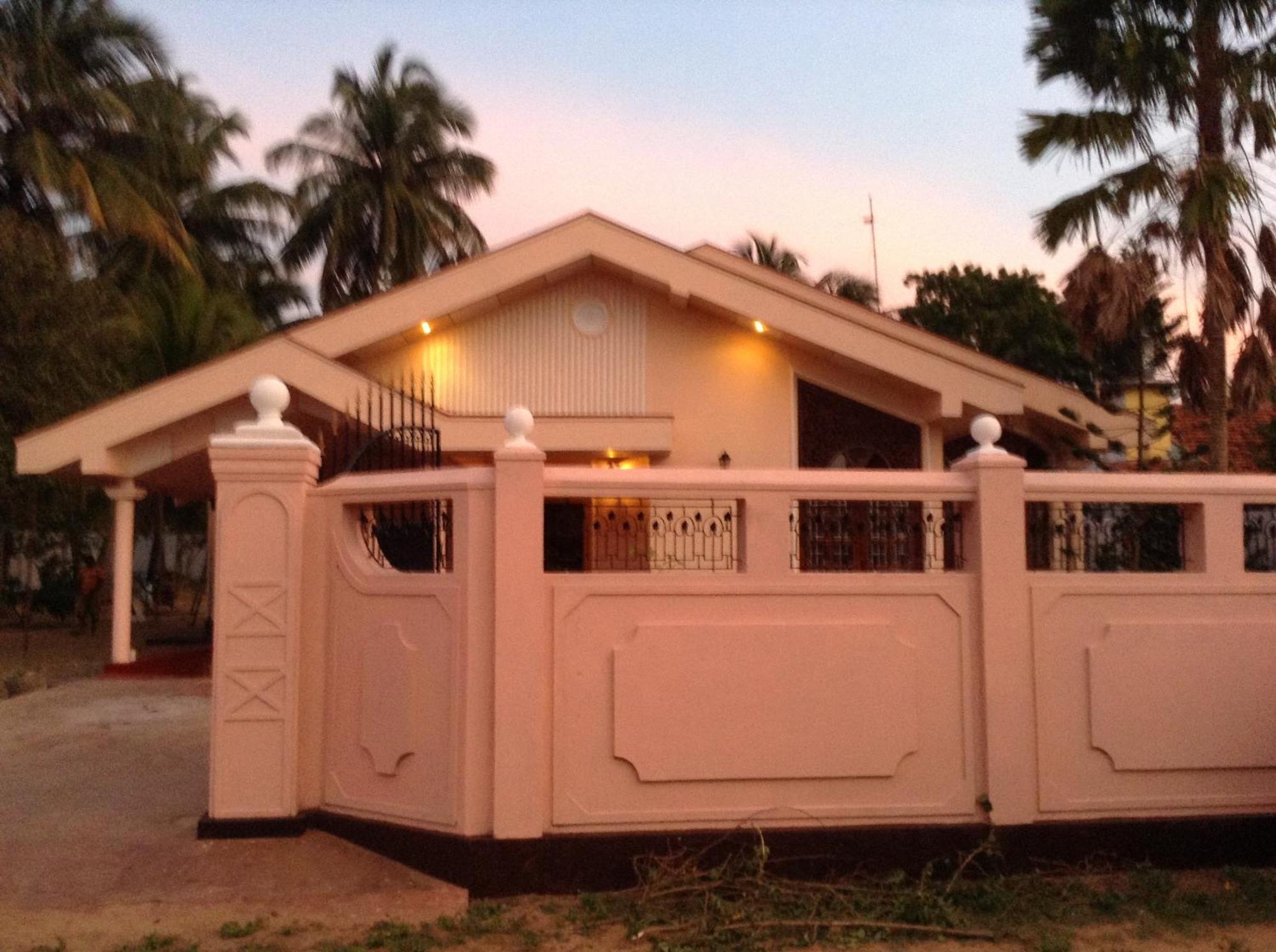 Holiday House 칼피티야 외부 사진