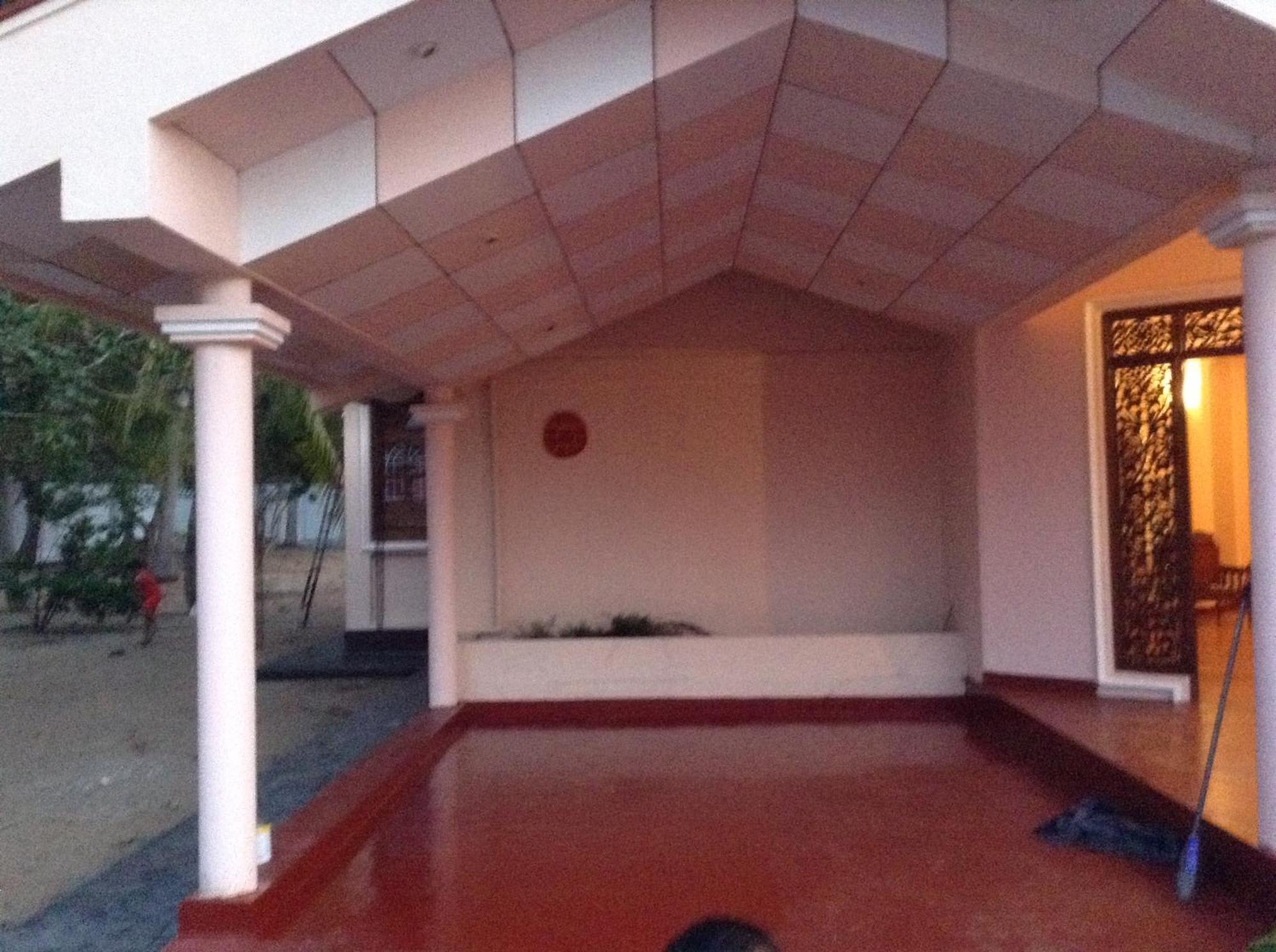 Holiday House 칼피티야 외부 사진